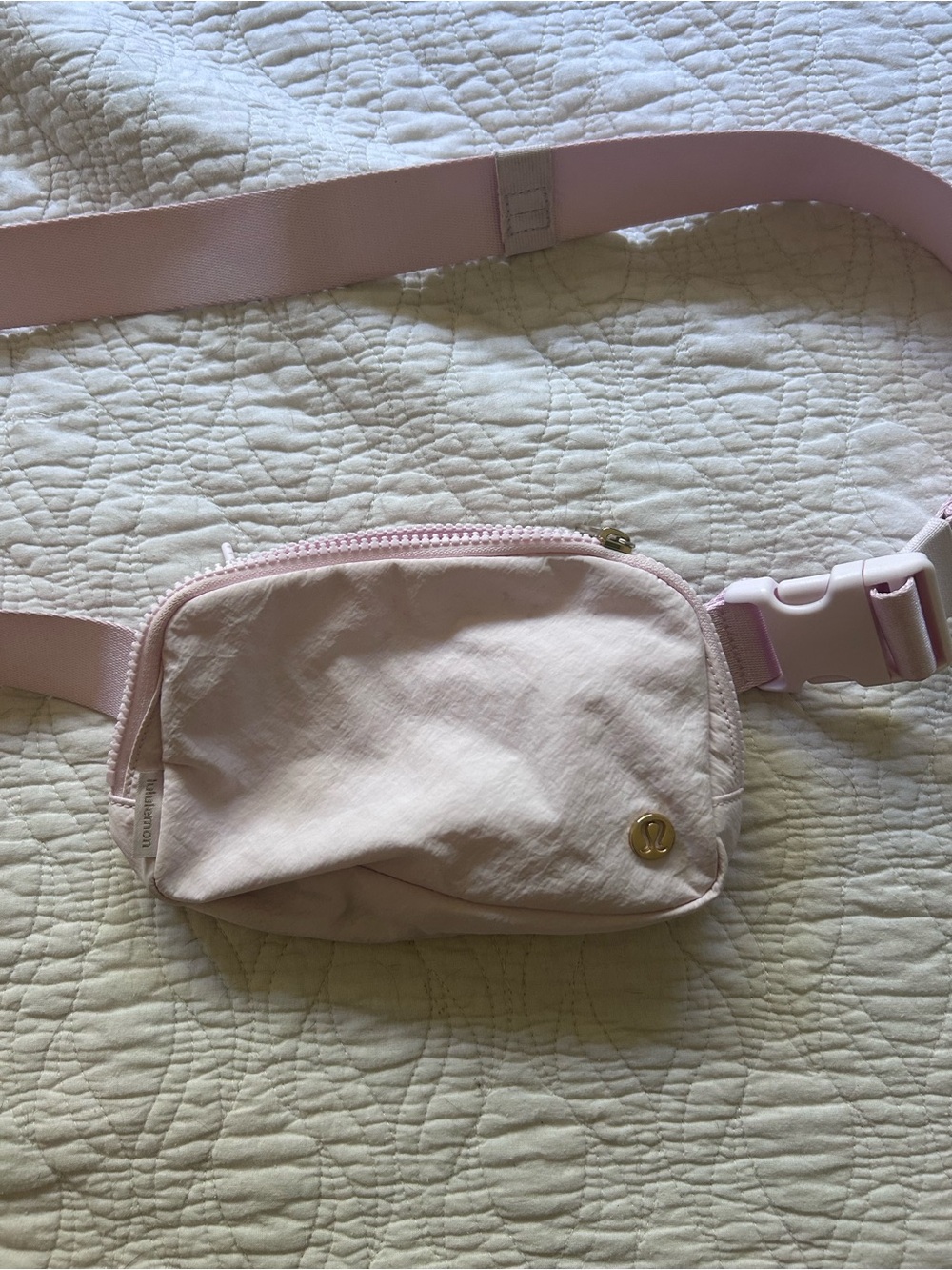 Lululemon everywhere belt